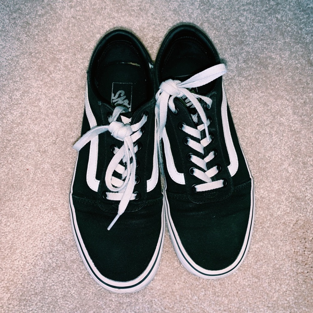BLACK VANS